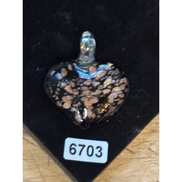 Heart-Shaped Glass Pendant With Gold Flecks - Picture 3 of 6